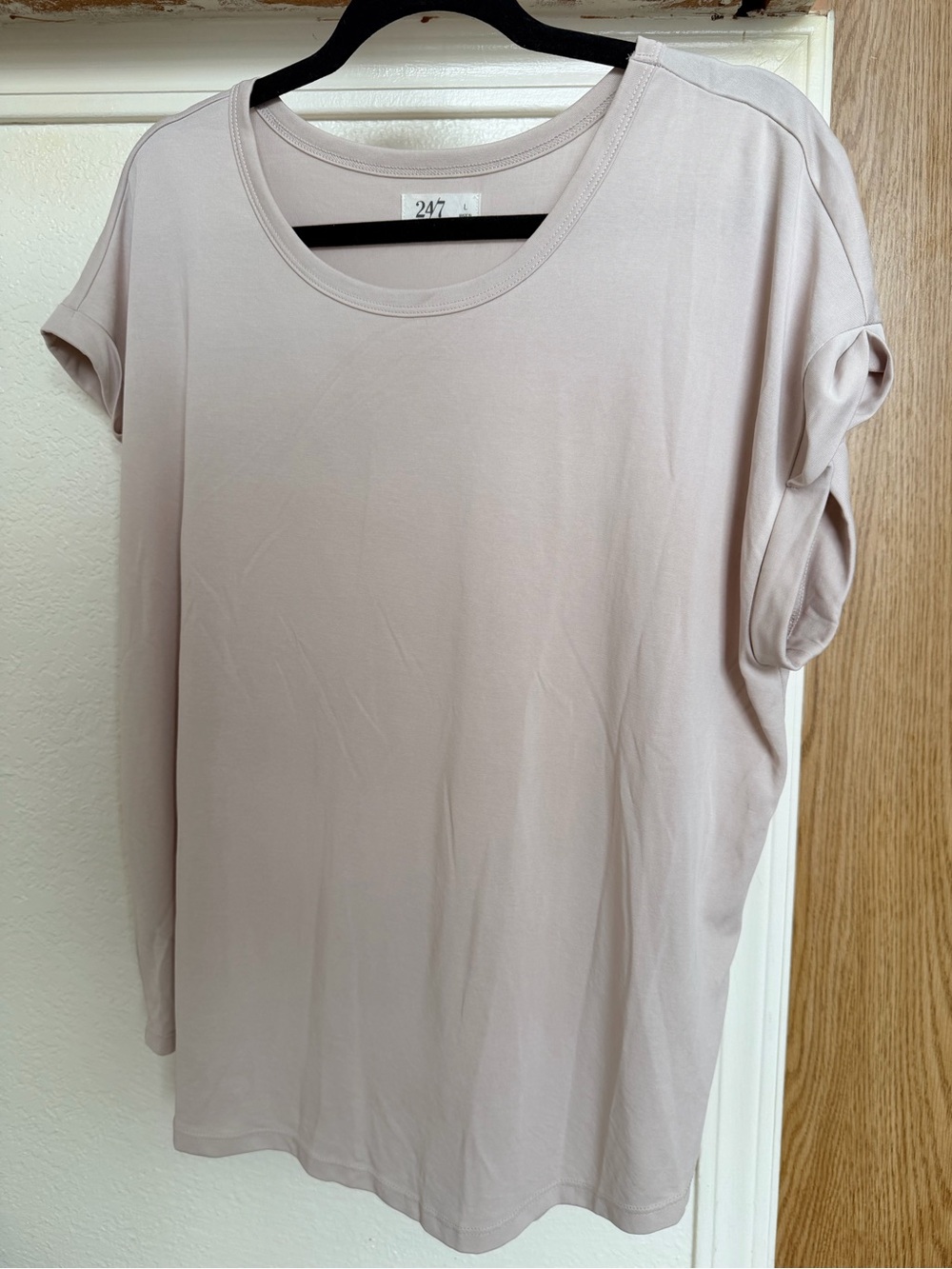 24/7 Women's Short Sleeve Tee in Light Taupe